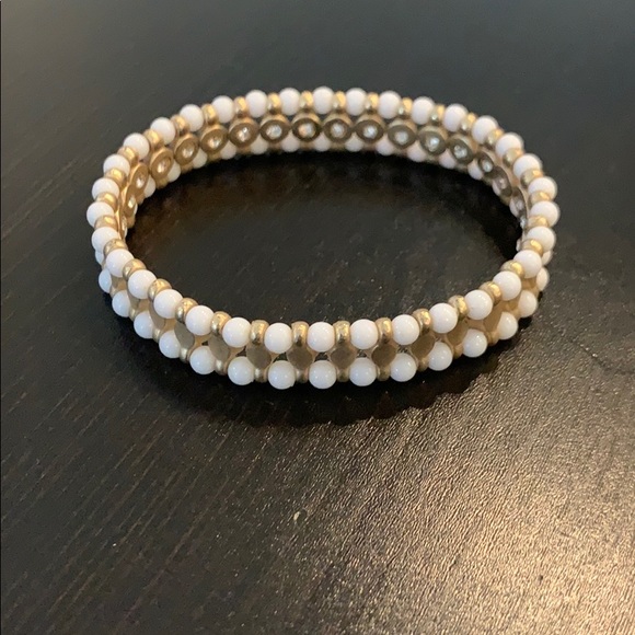 White and Gold Stretchy Bracelet - Picture 1 of 3